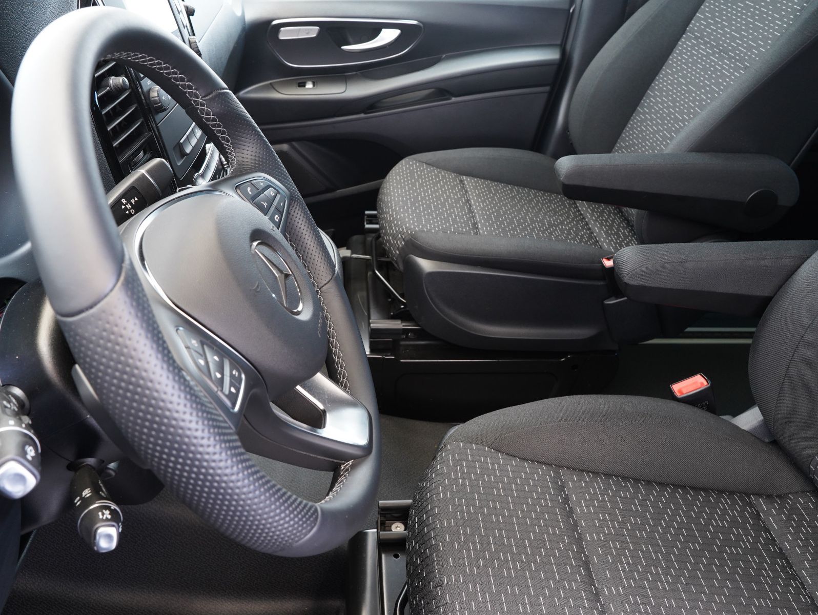 Fahrzeugabbildung Mercedes-Benz Vito Tourer 119 CDI Pro 4x4 lang PÖSSL/KÜCHE