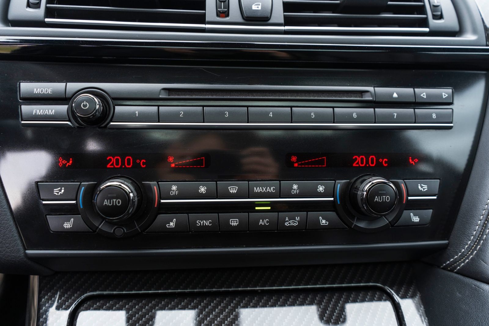 Fahrzeugabbildung BMW 640I M-SPORT B&O HUD KAM NAV ALC CARBON