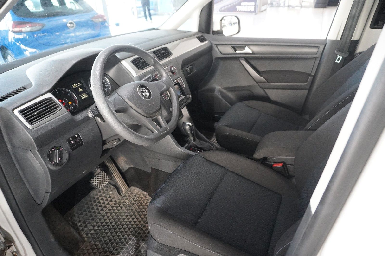 Fahrzeugabbildung Volkswagen Caddy 1.4 TSI TRENDLINE DSG 5-SITZE KLIMA/AHK