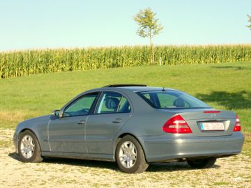 Mercedes E 200 - 5