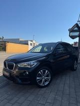BMW X1 sDrive 20 i Sport Line+Allwetter+V.Historie