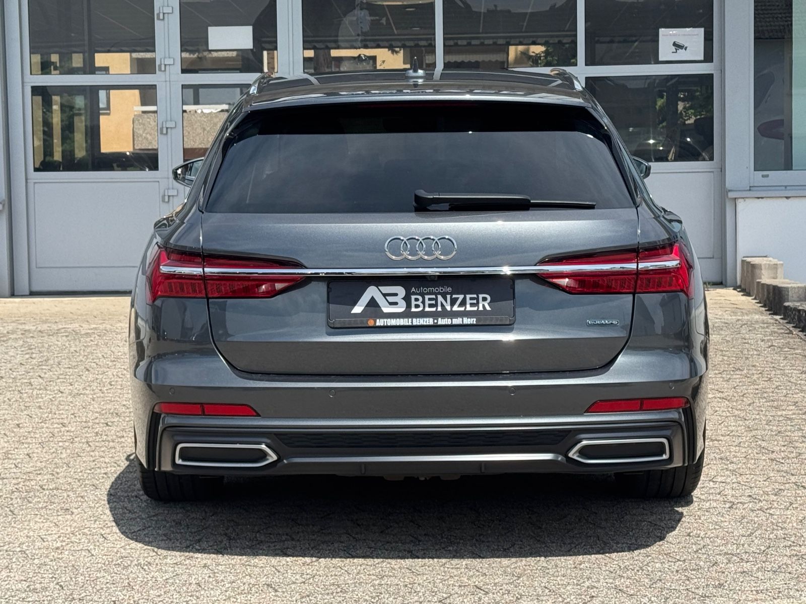 Fahrzeugabbildung Audi A6 55 TFSI e quattro/S-Line/HUD/LED/TeiLeder/360