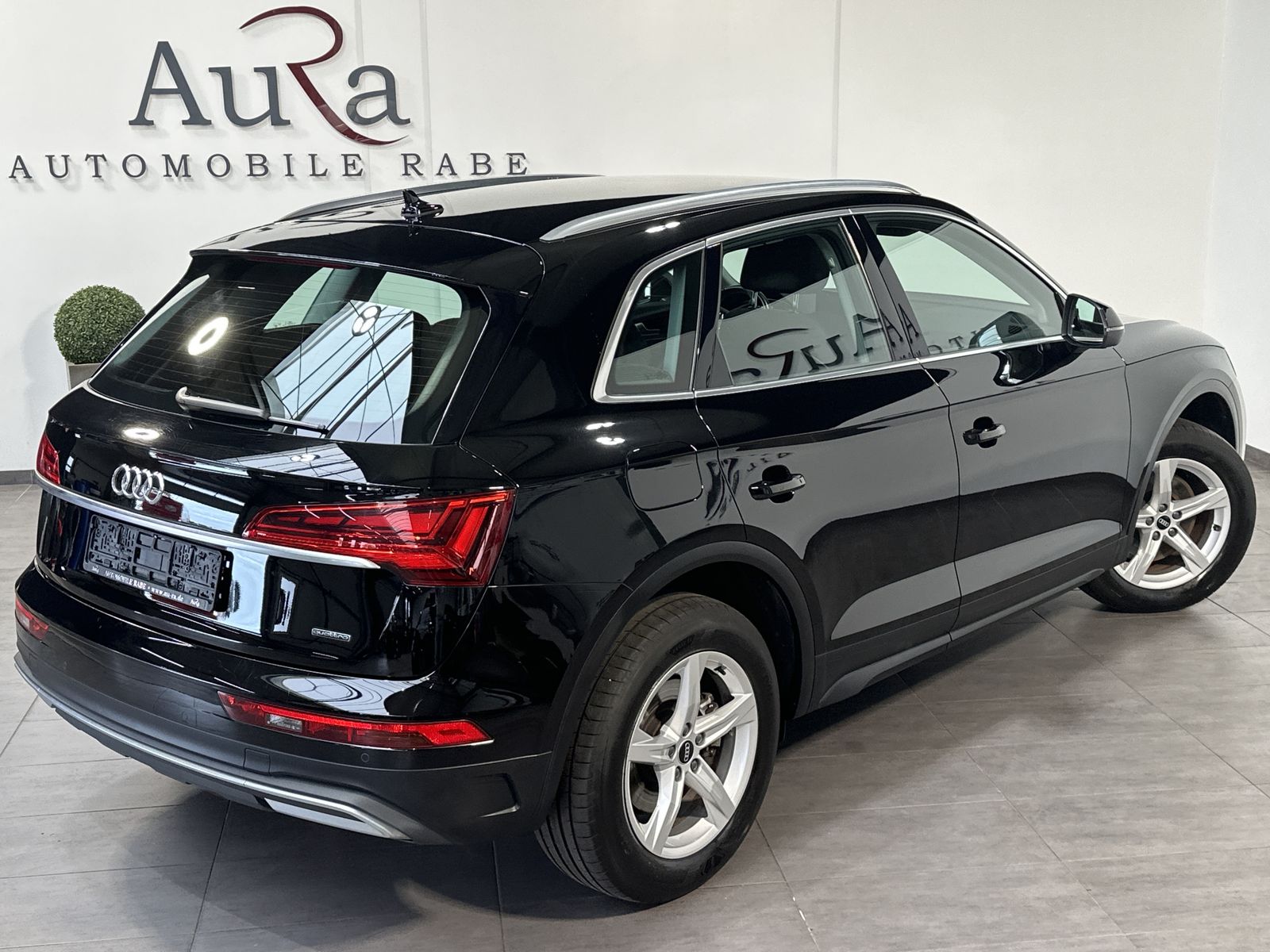 Fahrzeugabbildung Audi Q5 50 TFSI e Quattro NAV+LED+KAM+V-COCK+TEMPOMAT