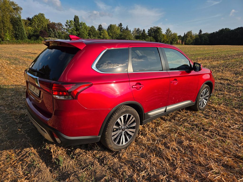 Image of Mitsubishi Outlander