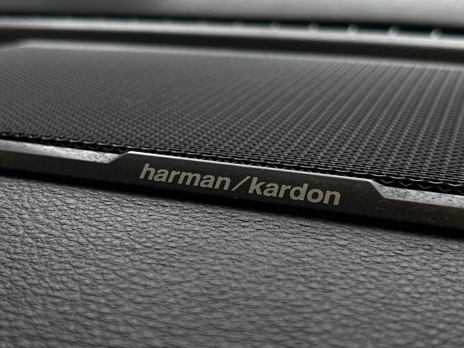 Fahrzeugabbildung Dodge RAM 1500 Laramie Night  Navi*AHK*LPG*Pano