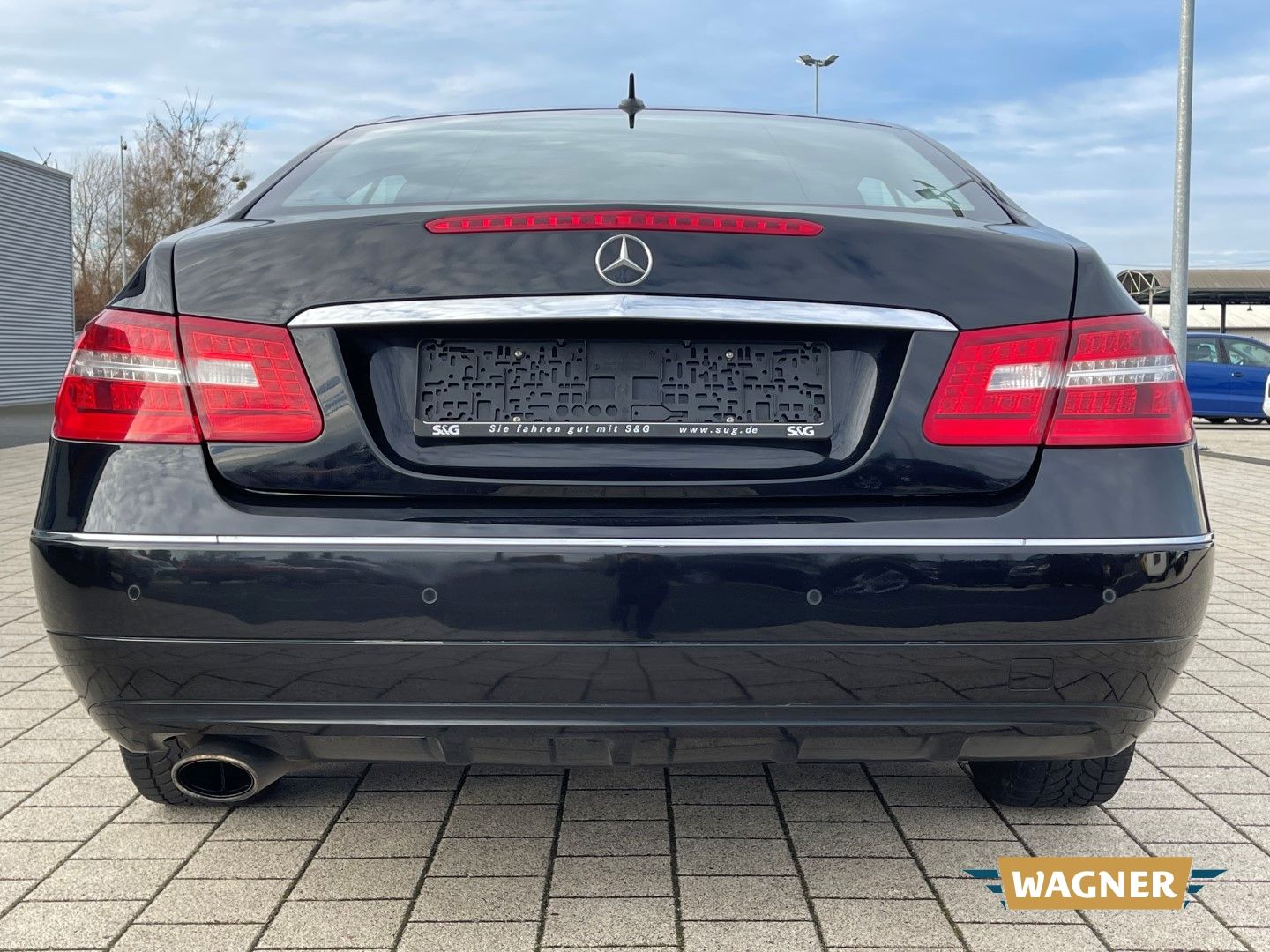 Fahrzeugabbildung Mercedes-Benz E 250 Coupe CGI BlueEfficiency Automatik