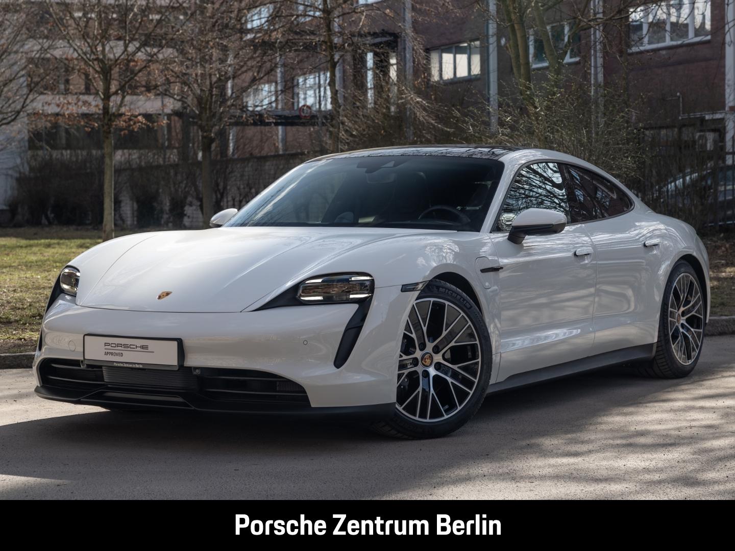 Porsche Taycan Surround View BOSE Luftfederung 20-Zoll