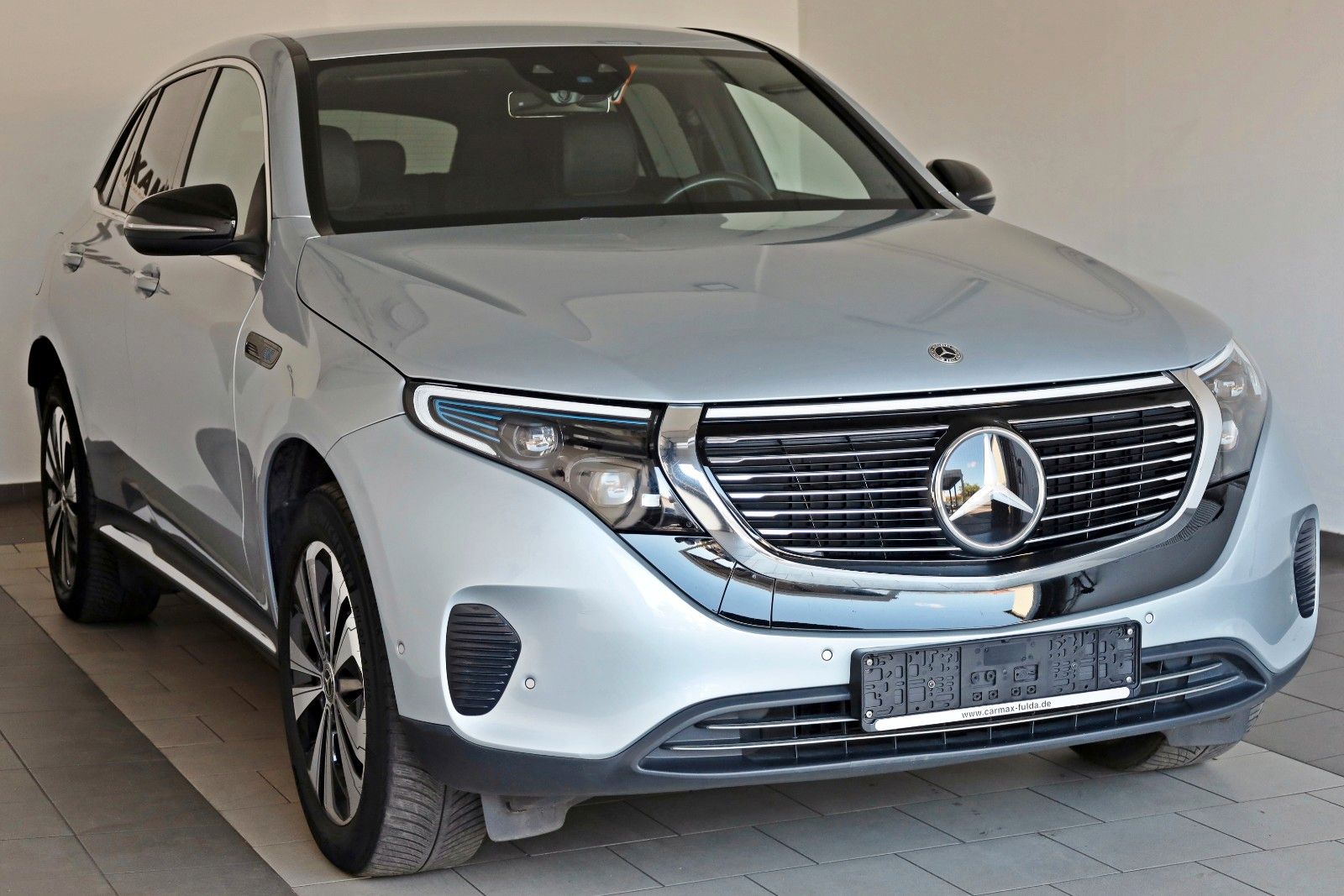 Fahrzeugabbildung Mercedes-Benz EQC 400 4M,Leder,Navi,LED,SH,Kamera,ACC,Keyless