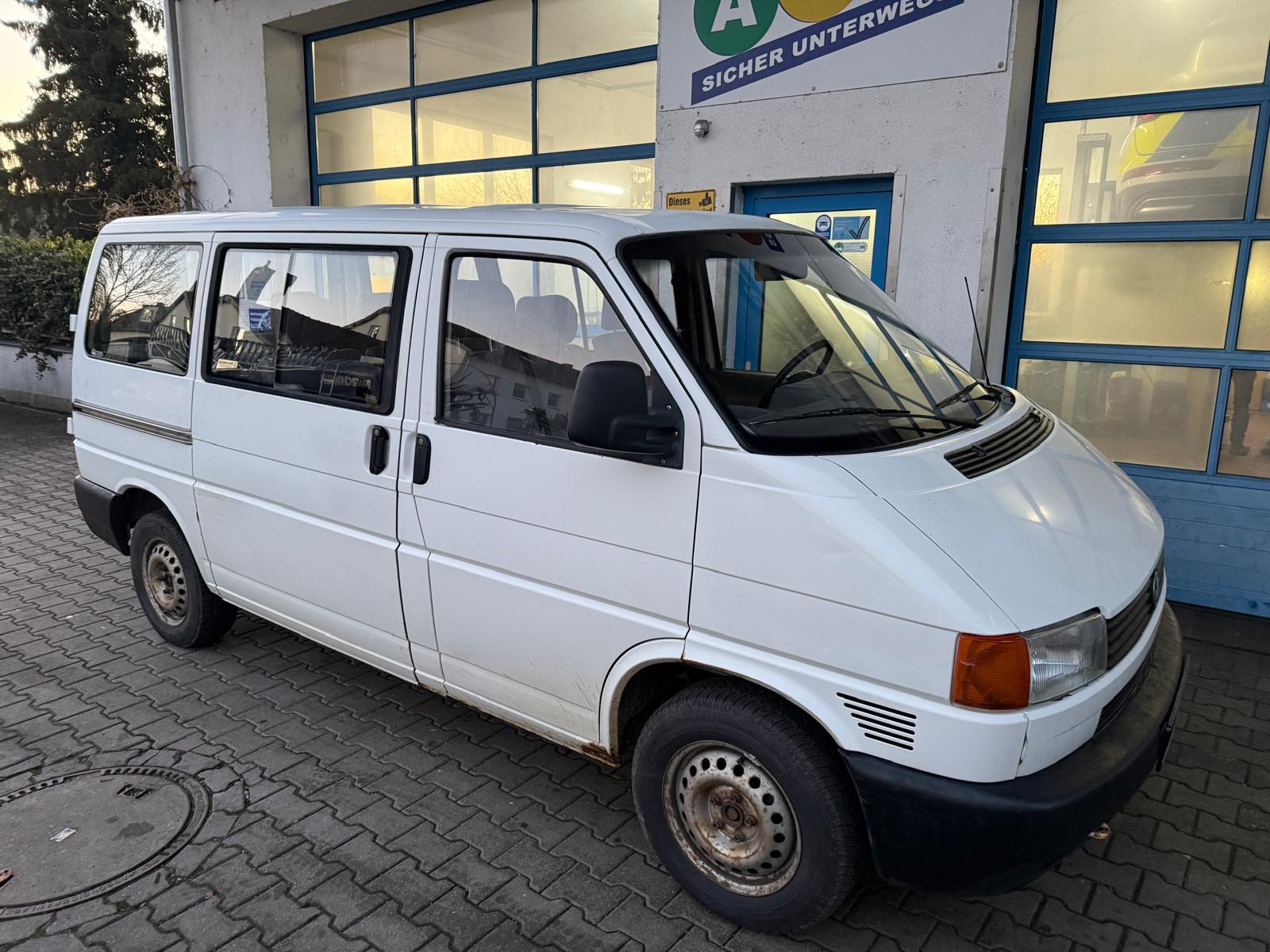 Volkswagen T4 Caravelle 2.4SD Kat GL