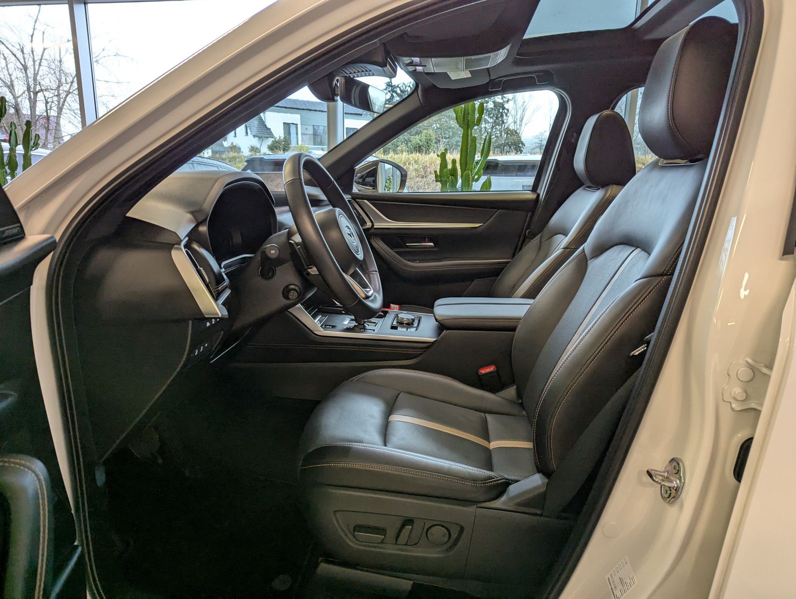 MAZDA CX-80 2.5 SKYACTIV PHEV 327 HOMURA+ 7-Sitze Pano - Image 12