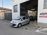 Peugeot 107 1.0 68CV 5p. Desir - silberne Peugeot 107