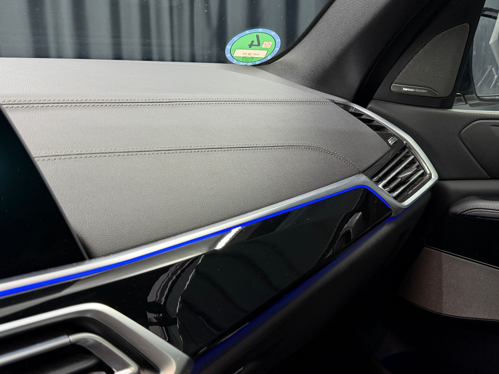 Fahrzeugabbildung BMW X5 M50d|LASER|H&K|360°|PANO|GESTIK|AHK|HuD
