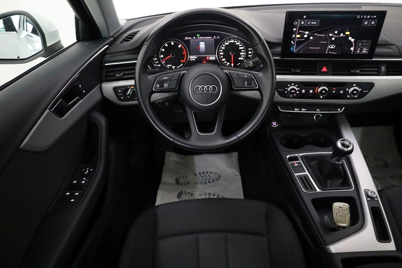 Fahrzeugabbildung Audi A4 Avant 35 TFSI Navi,LED,Panorama,Kamera,SR+WR