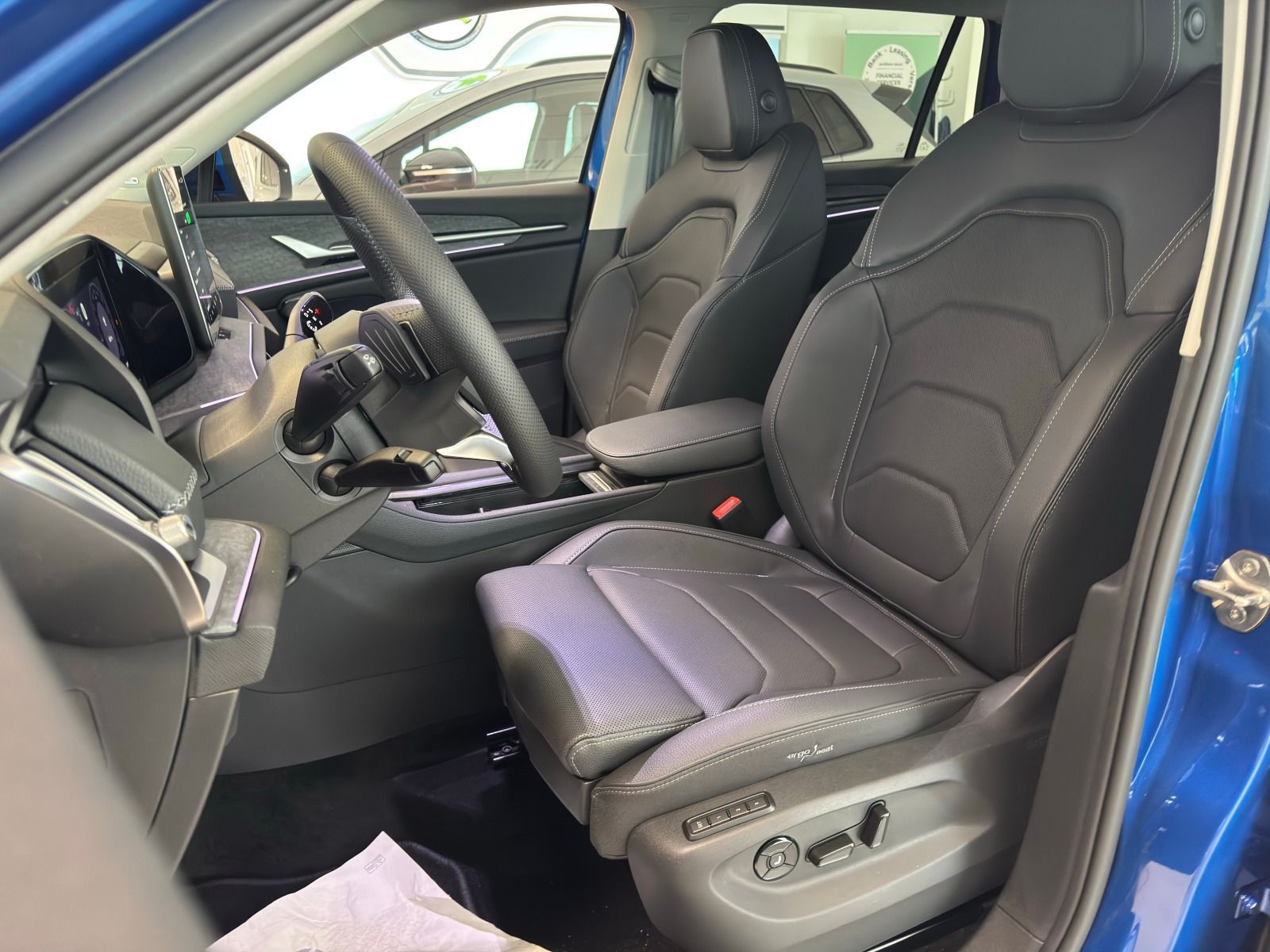 Fahrzeugabbildung SKODA Kodiaq 2.0 TSI 4x4*360°Cam*AHK*Massage*StHz*Head