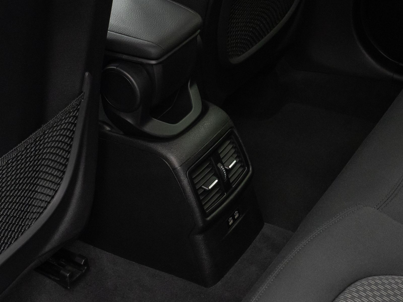 Fahrzeugabbildung BMW X1 xD25e DAB PDC Navi Lordos Geschwindigkeitsre