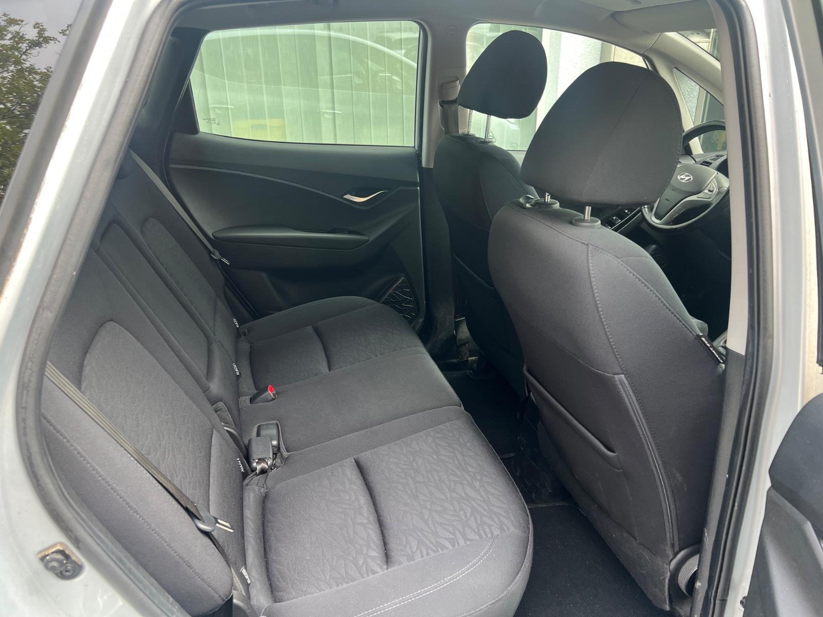 Hyundai ix20 2011 — photo 10