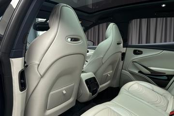 صورة مصغرة 37 لـ 2024 Aston Martin DBX