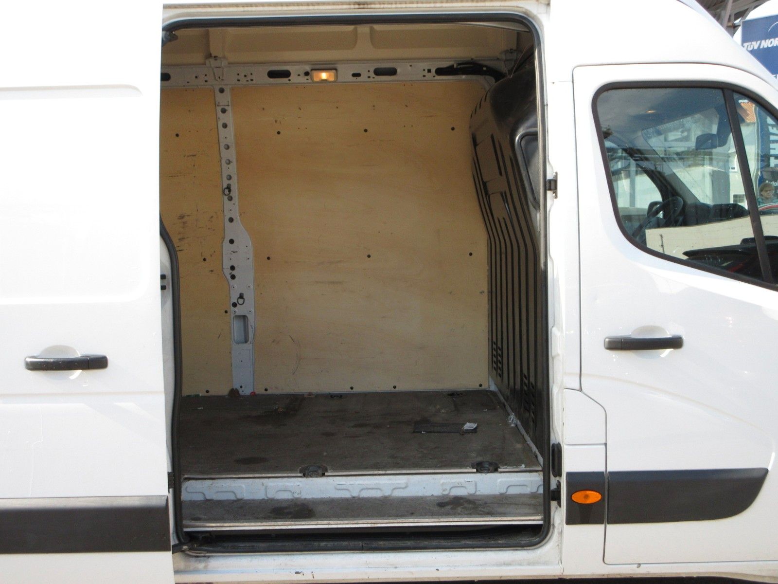 Fahrzeugabbildung Opel Movano B Kasten 2.3Ltr. 107KW RWD  L4H3 3,5t