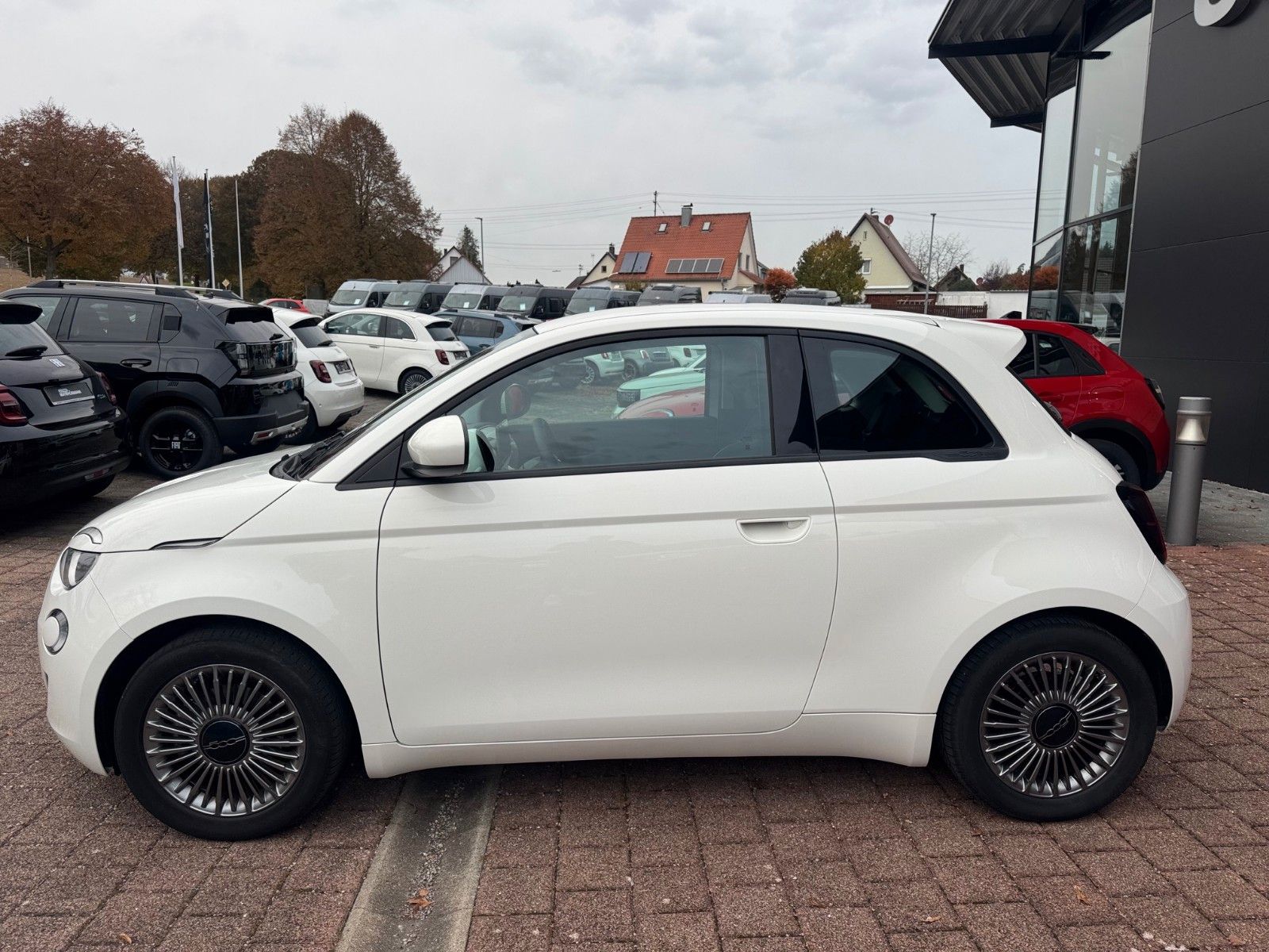 Fahrzeugabbildung Fiat 500e