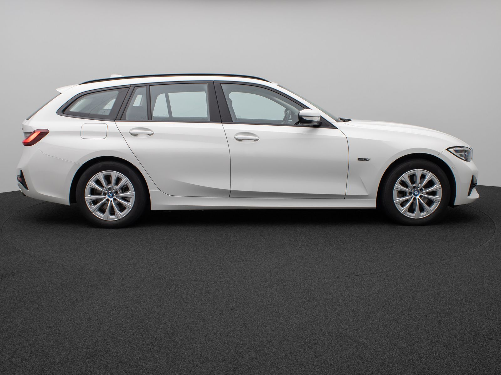 Fahrzeugabbildung BMW 320e DAB CockPitPro Alarm Geschwindigkeitsreg