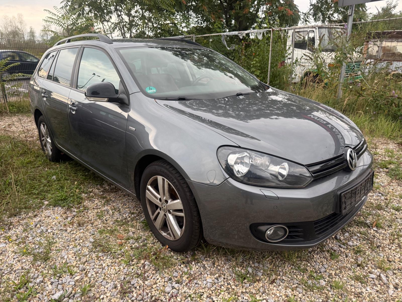 Volkswagen Golf 2013 — rear view