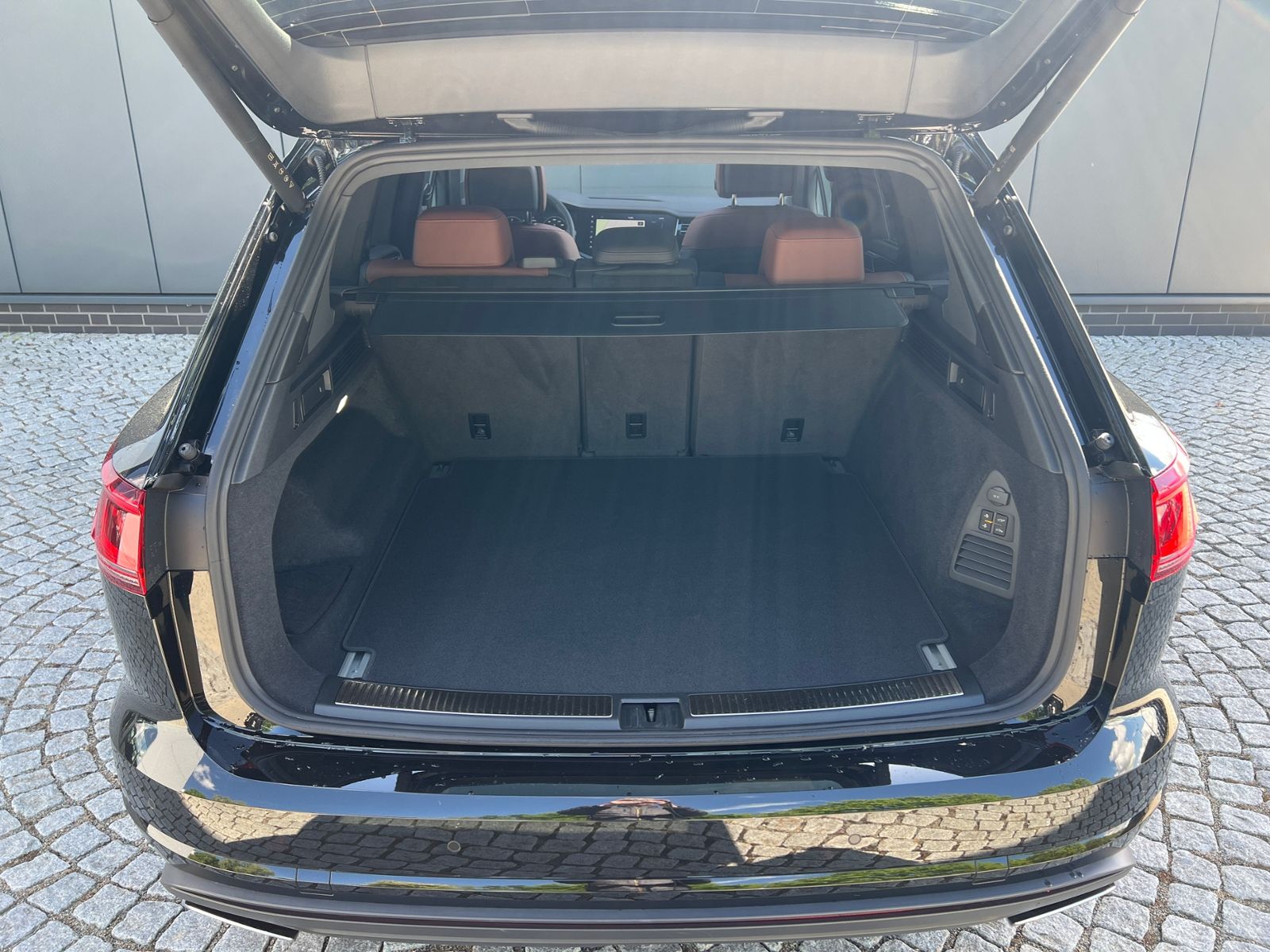 Fahrzeugabbildung Volkswagen Touareg Elegance 3.0 TDI 4MOTION *AHK, Pano, Dyn