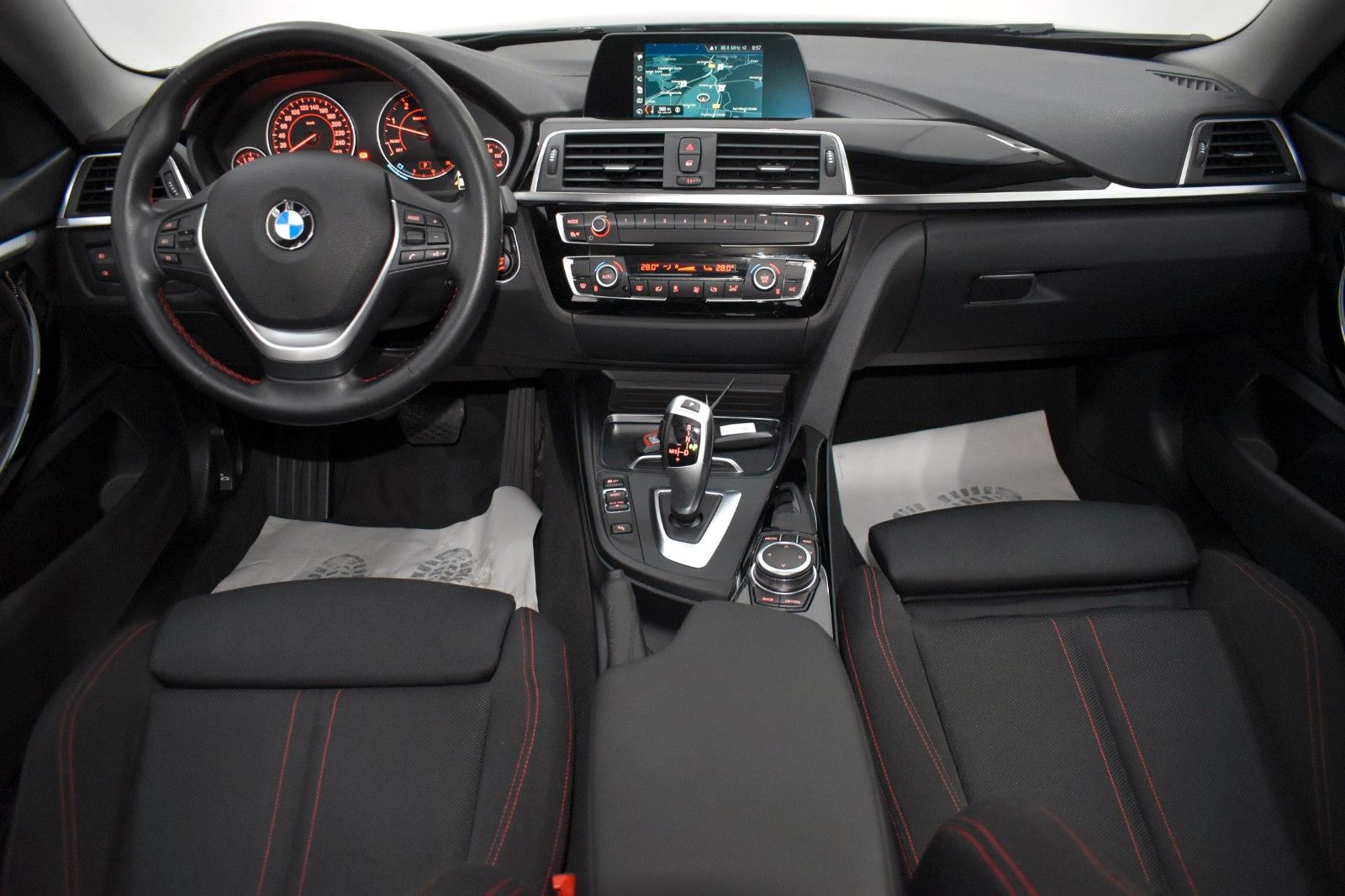 Fahrzeugabbildung BMW 420d Gran Coupé xDrive Sport Line Automatik,Navi