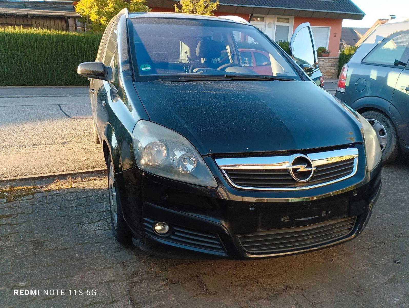 Opel Zafira 2008 — interior