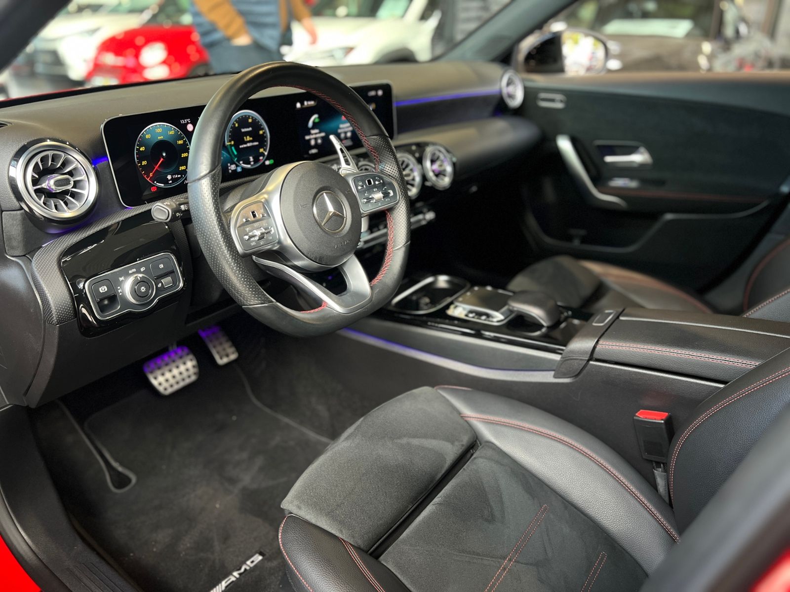 Fahrzeugabbildung Mercedes-Benz A 250 AMG RFK LED Ambiente