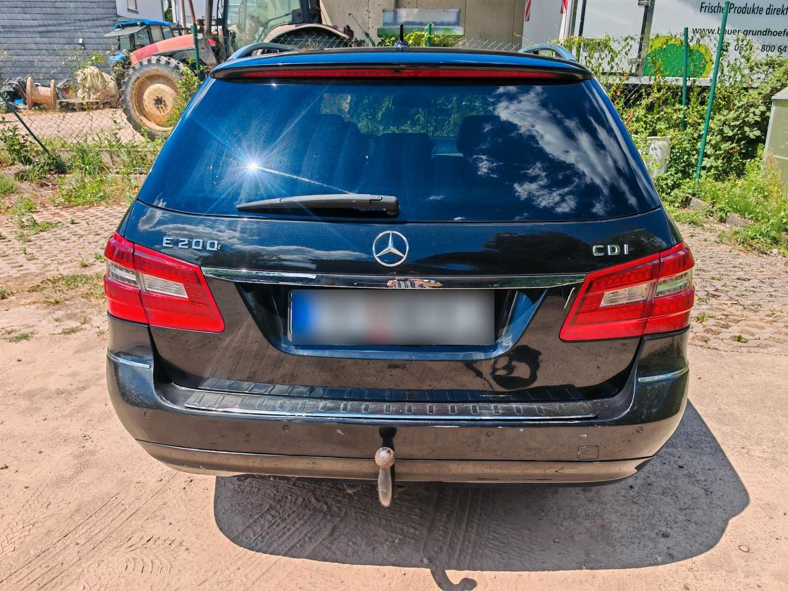 Mercedes-Benz E200 2010 — photo 5