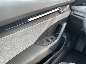 Skoda Octavia Combi 2.0 TDI DSG*AHK*NAVI*MATRIX*STHZ*