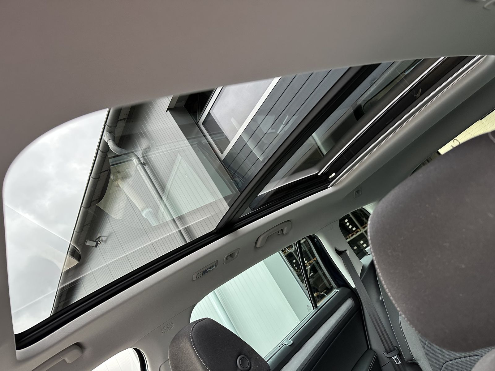 Fahrzeugabbildung SKODA Kodiaq 2.0 TDI DSG Tour NAV+LED+AHK+PANO+19ZO+VC