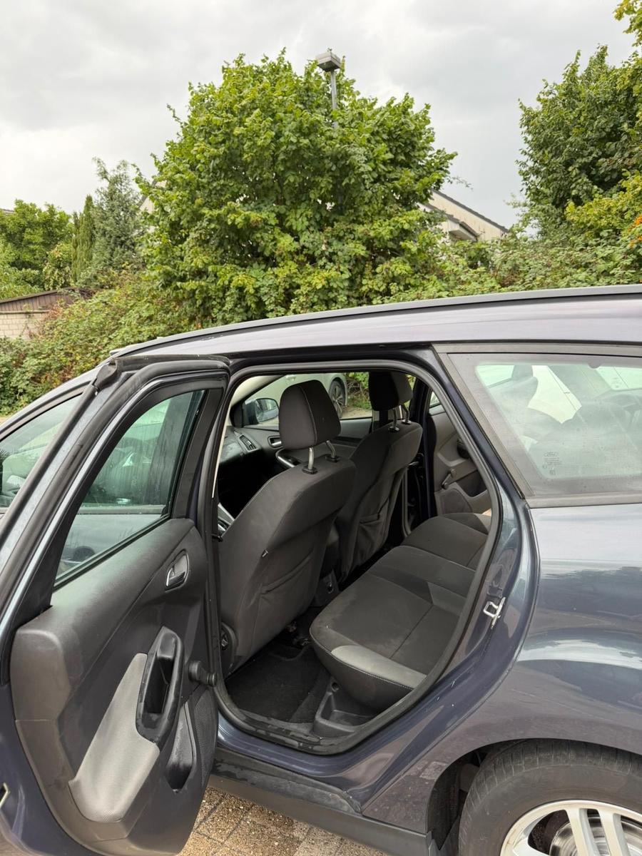 Ford Focus 2012 — photo 9