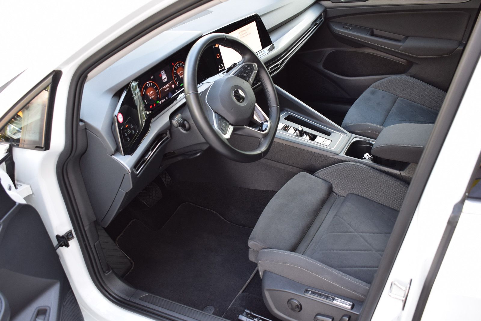 Volkswagen Golf VIII Lim. Style eHybrid/ACC/CAM/WinterP/ imagem 2