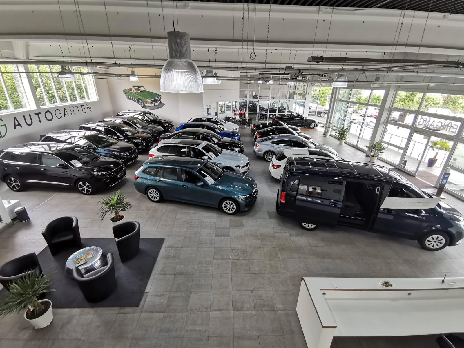 showroom-image-top