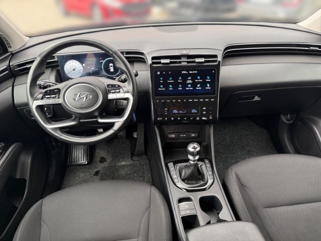 Fahrzeugabbildung Hyundai Tucson Select 2WD +KLIMA+NAVI+RFK+PDC+SHZ+UVM+