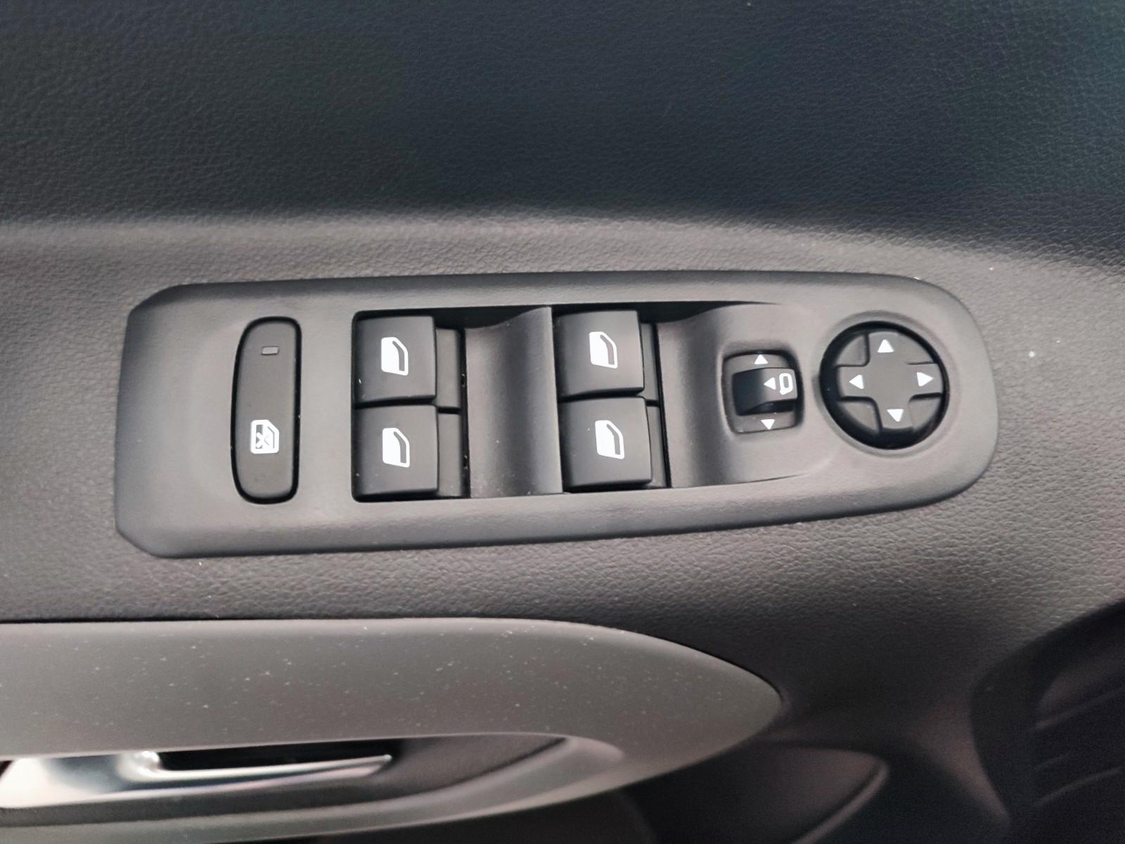 Citroën Berlingo Rip Curl M Aut./Navi+Cam/Panoramadach