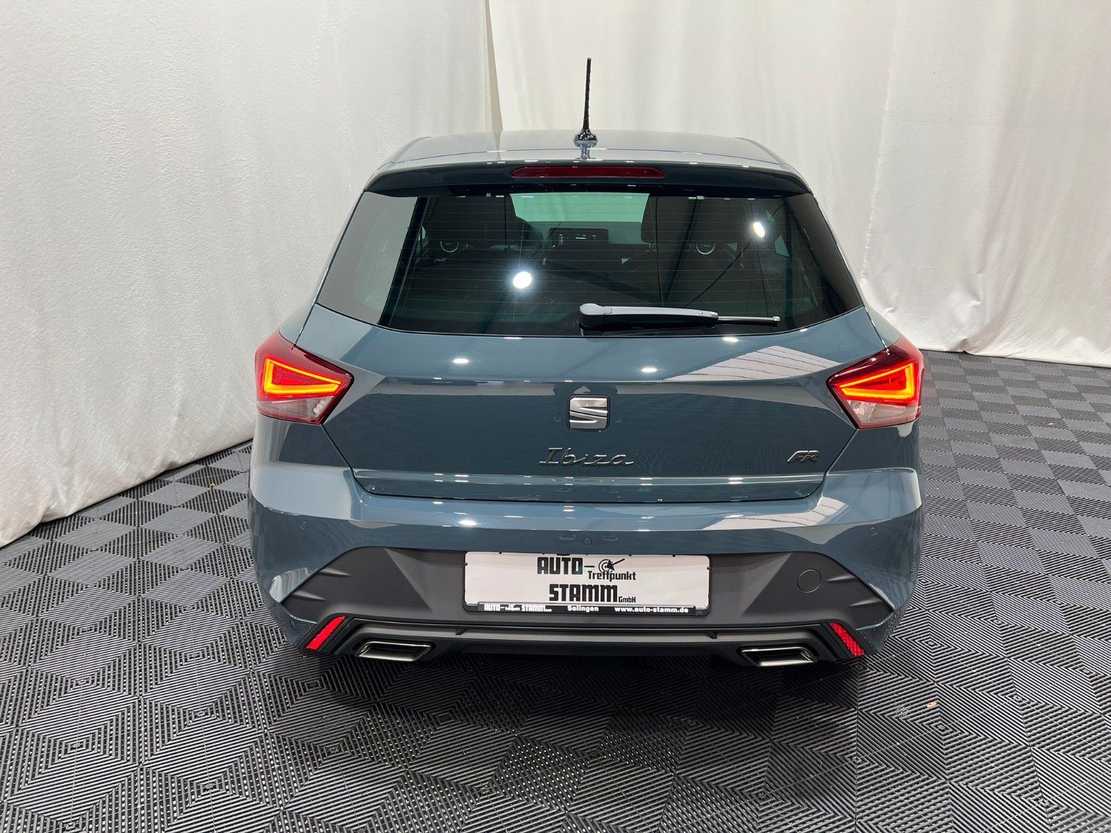 Fahrzeugabbildung SEAT Ibiza 1.0 TSI 85kW FR DSG
