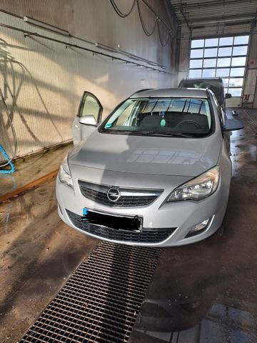 Opel Astra J