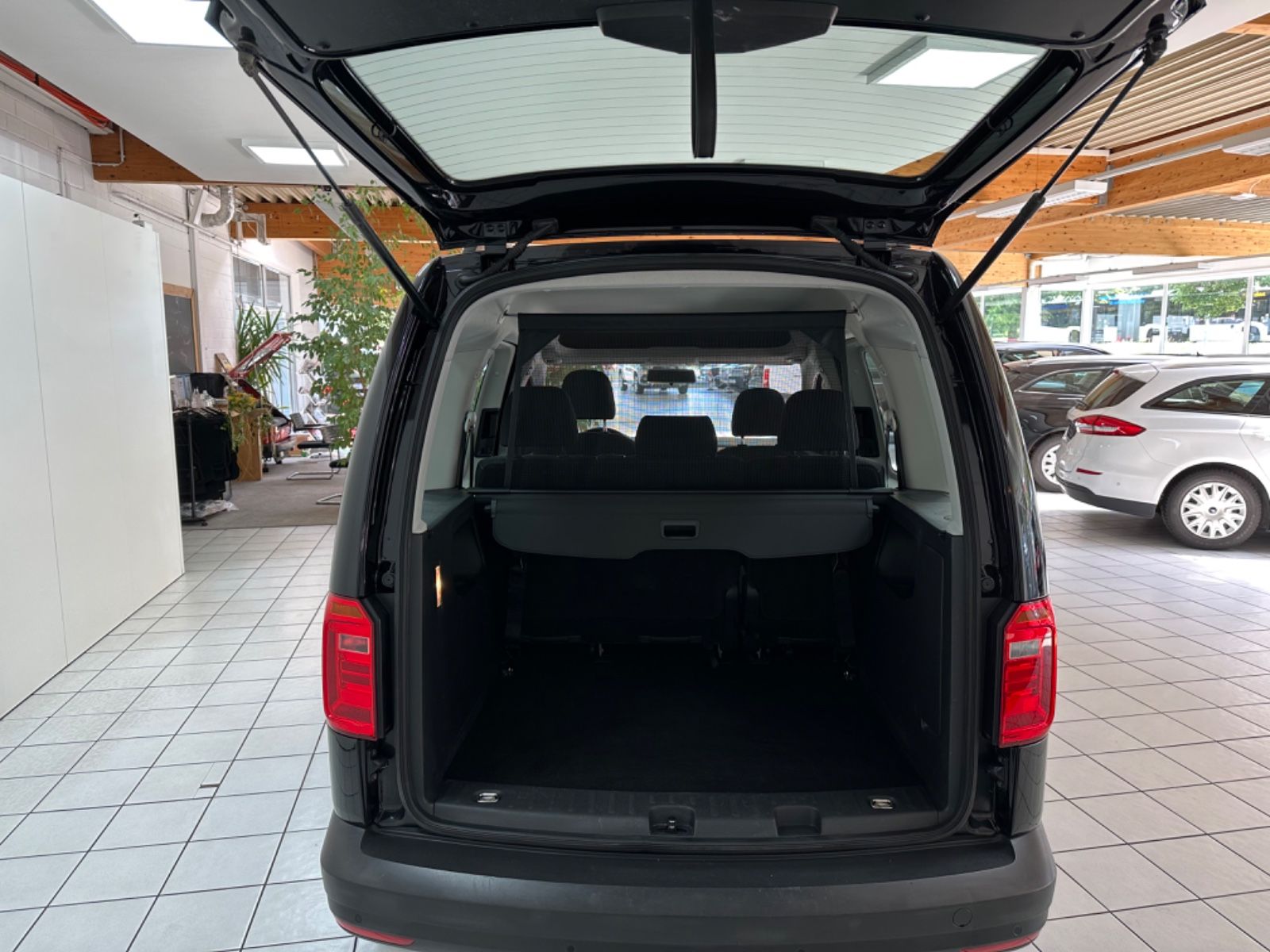 Fahrzeugabbildung Volkswagen Caddy PKW Trendline BMT 4Motion*Navi*Klima*