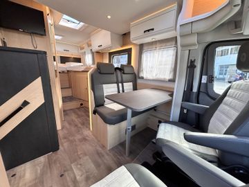 Sunlight Adventure T Ford 670S Combi 6E Hubbett Autom.