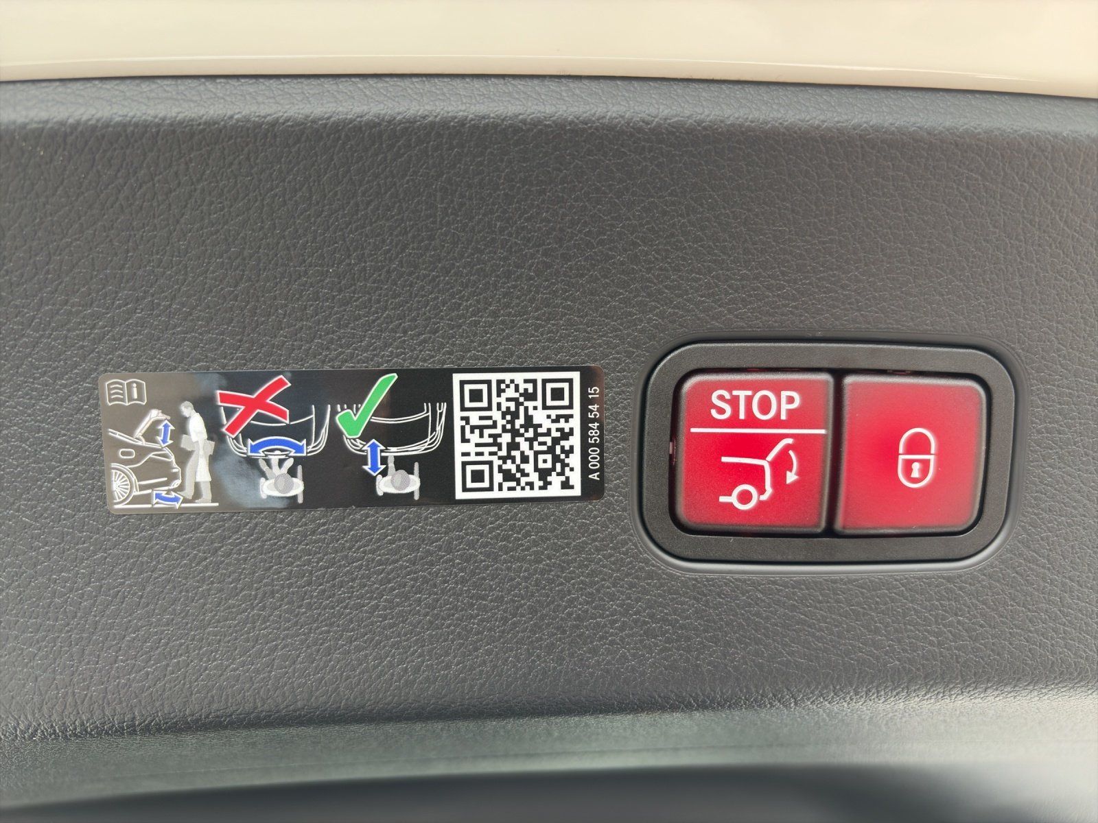 Fahrzeugabbildung Mercedes-Benz GLC 220 d 4M AMG Pano AHK 360° Carbon KeyGo Burm