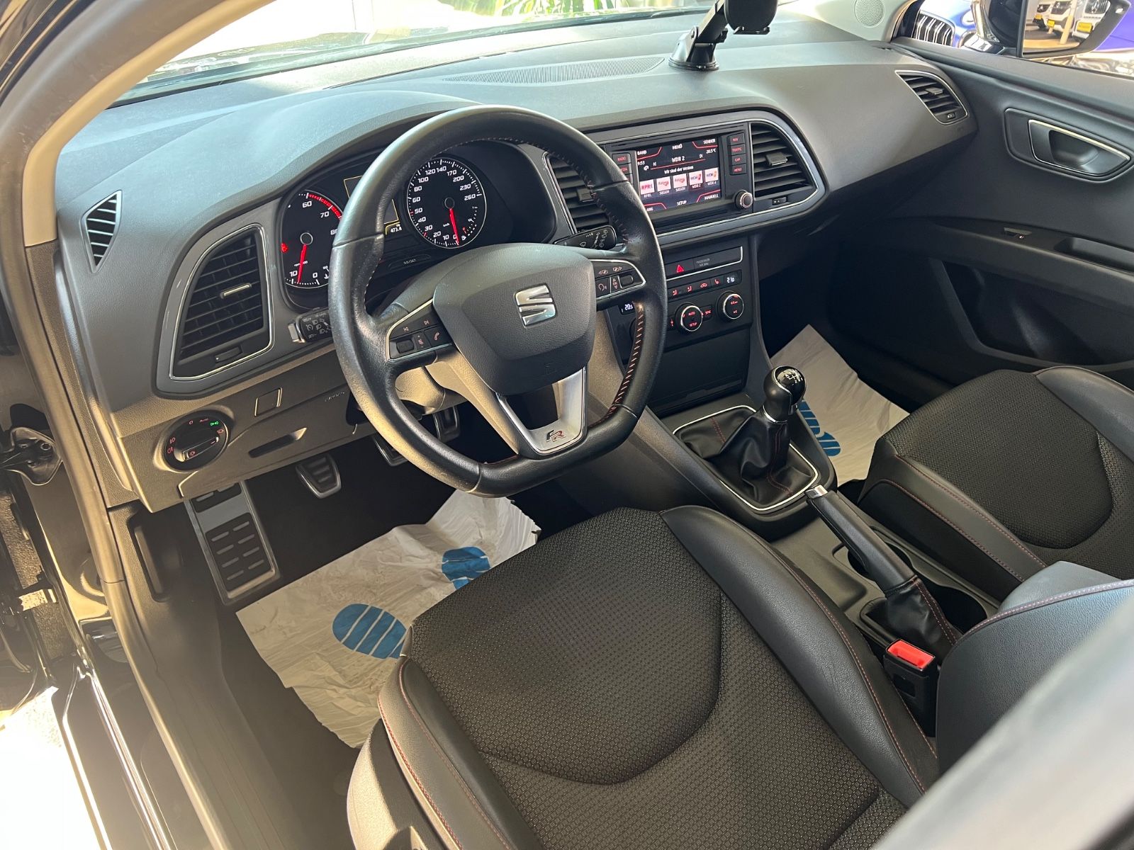 Fahrzeugabbildung SEAT Leon ST FR *LED*NAVI*BLUETOOTH*SITZHEIZUNG*