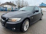 BMW 325 i X-Drive*8 fach*Service Ne* LESEN! - BMW 325 aus 2011: 325d