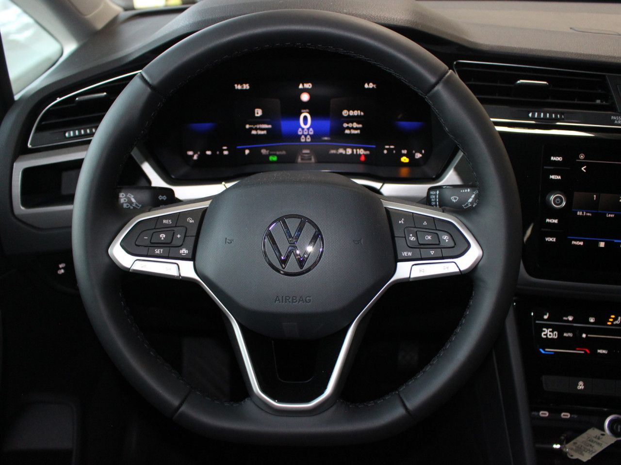 Fahrzeugabbildung Volkswagen Touran 1.5 TSI ACT ACC/AHK/CAM/7S.