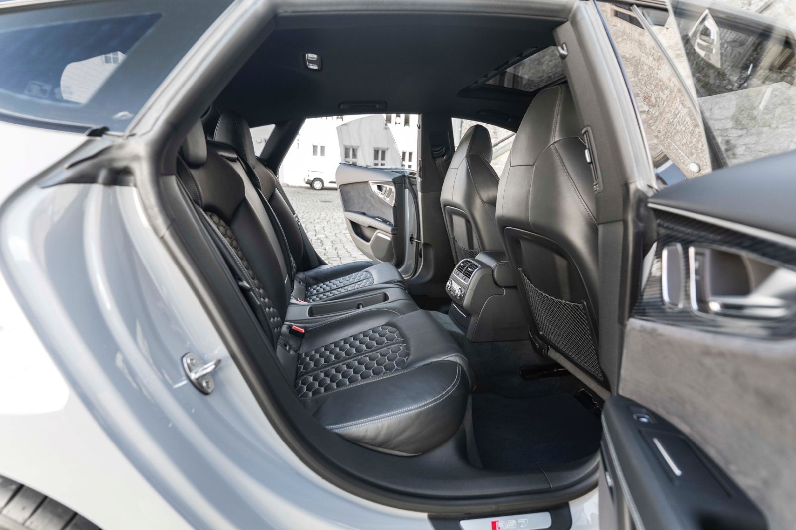 Fahrzeugabbildung Audi RS7 4.0 TFSI quattro PERFORMANCE BOSE HUD KAM