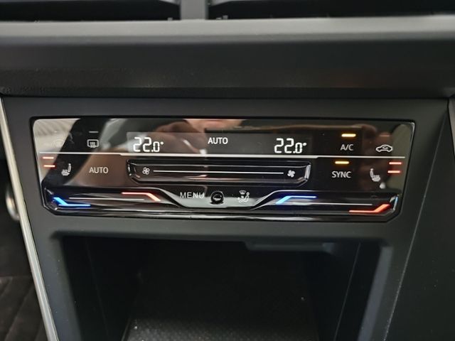 Fahrzeugabbildung Volkswagen Polo 1.0 TSI 7-Gang DSG Move NAVI AHK RFK ACC LM
