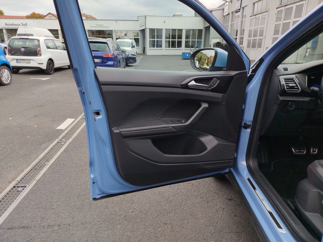 Fahrzeugabbildung Volkswagen T-CrossR-Line 1.0 TSI 85 kw 7-Gang DSG