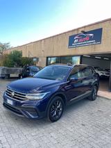 Andere Volkswagen Tiguan Allspace 2.0 TDI SCR DSG R-Lin - Andere: Blau, Sportsitze