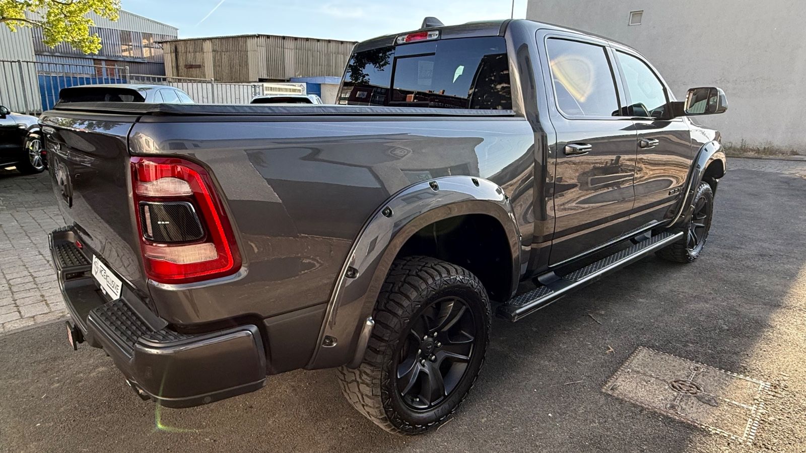 Fahrzeugabbildung Dodge RAM Gen.5  Panorama-LED-Kamera-Sitzkühlung